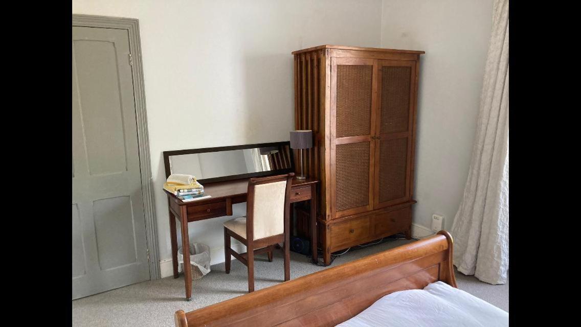 Central Truro! Large Double Room In Victorian Property Kültér fotó